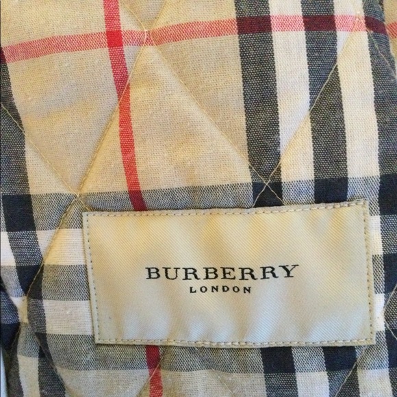 Gorgeous authentic Burberry Jacket! - Picture 9 of 9